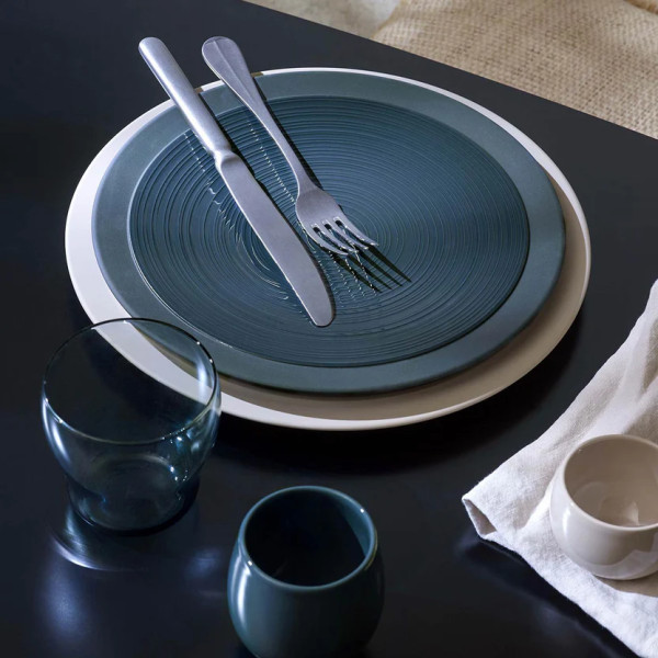 Assiette de présentation GUY DEGRENNE Bahia Bleu de Roche en grès bleu 29cm