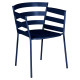 Fauteuil avec accoudoirs bridge FERMOB Rythmic en métal - 25 coloris