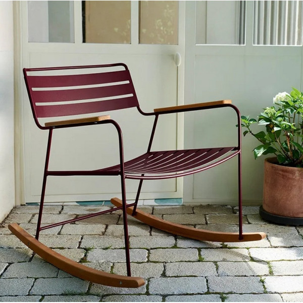 Rocking chair avec accoudoirs FERMOB Surprising en métal et bois - 25 coloris