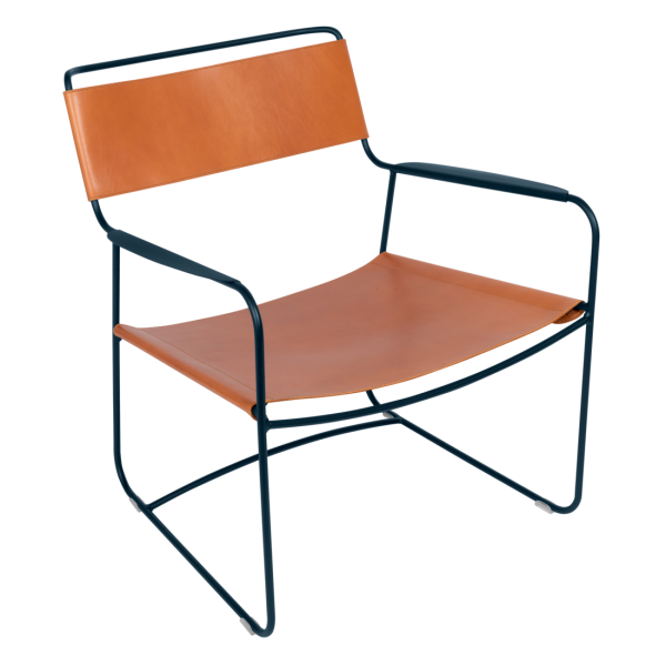 Fauteuil bas en cuir FERMOB Surprising en métal - 2 coloris