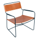 Fauteuil bas en cuir FERMOB Surprising en métal - 2 coloris