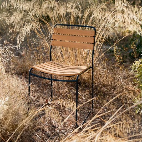 Chaise de repas FERMOB Surprising Teck en bois et métal - 25 coloris