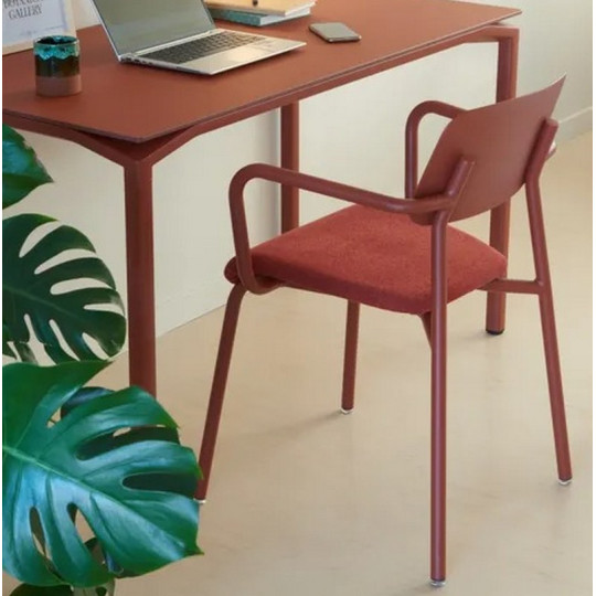 Fauteuil avec accoudoirs bridge FERMOB Studie en tissu et métal - 7 coloris