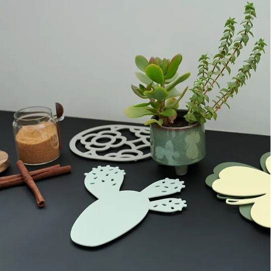 Dessous de plat FERMOB Cactus 25.5x24cm en métal - 10 coloris