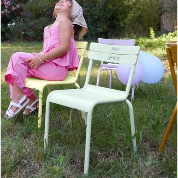 Chaise pour enfant mini artiste FERMOB Luxembourg Kid en métal - 7 coloris