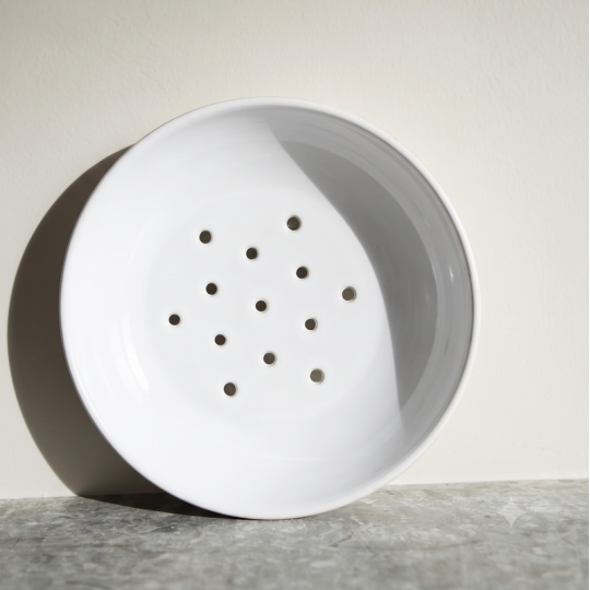 Assiette égouttoir MANUFACTURE DE DIGOIN 21cm en grès émaillé - 10 coloris