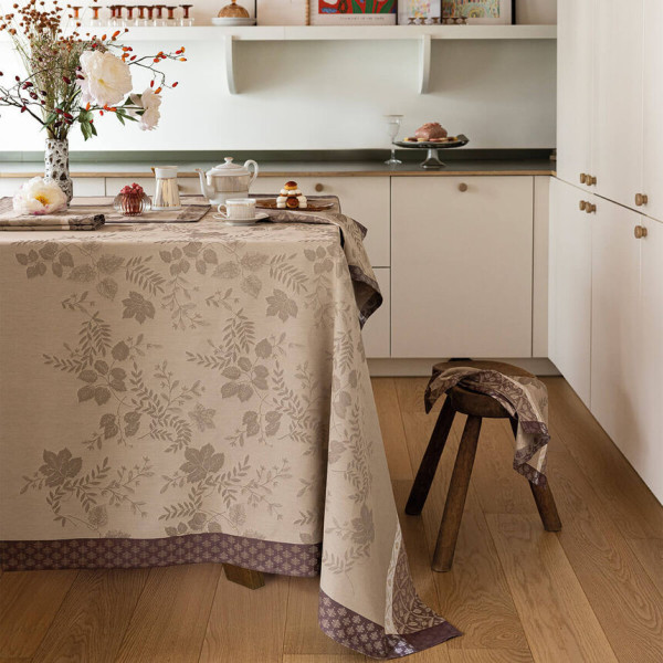 Nappe enduite LE JACQUARD FRANCAIS Manor Lane Rosé prés en 100% coton enduit - 4 tailles