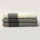 Plaid MIDIPY Tuni noir et blanc en Alpaga 180x140cm franges porte-plaid camel