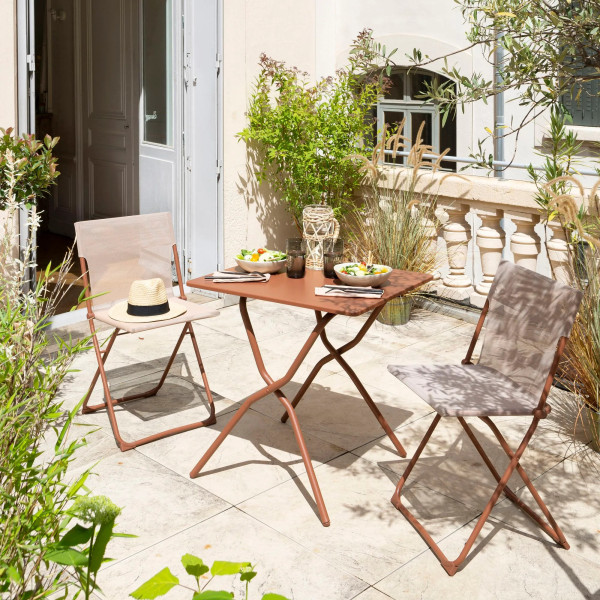 Set table carrée et deux chaises LAFUMA MOBILIER Balcony - 6 coloris