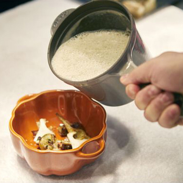 Saucière en fonte STAUB grise - 2 tailles