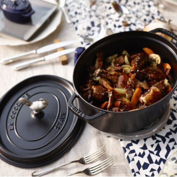 Cocotte en fonte STAUB ovale 37cm - 3 coloris