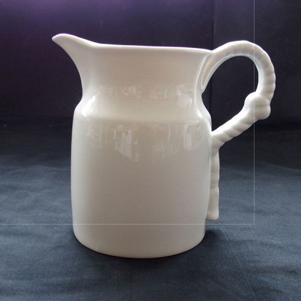 Pichet Passementerie porcelaine Jacques Pergay