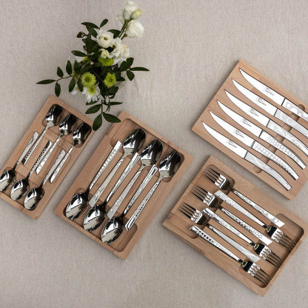 Coffret de 6 couteaux Thiers décors Maison Roger Orfèvre