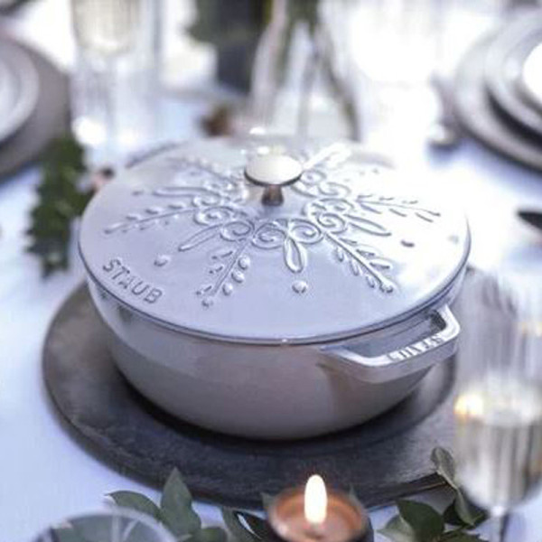 Cocotte en fonte Staub 24cm flocon truffe blanche
