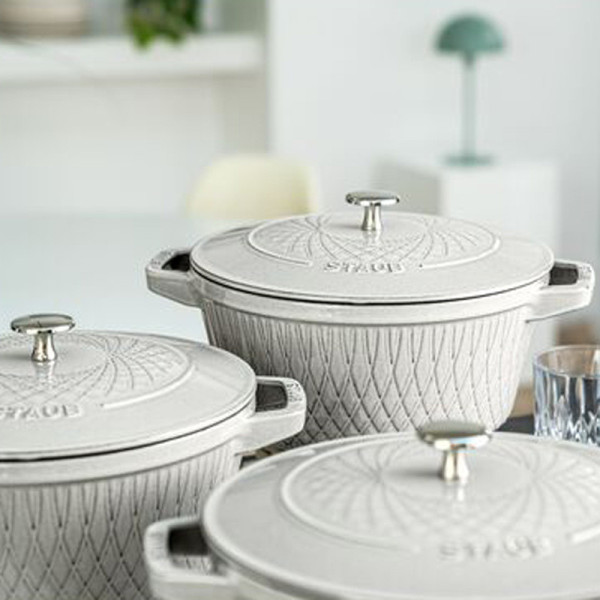 Cocotte motifs Staub - 2 coloris 2 tailles