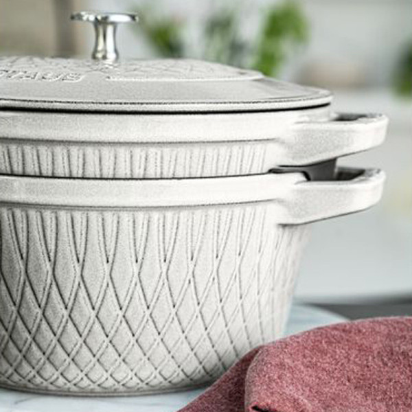 Cocotte motifs Staub - 2 coloris 2 tailles