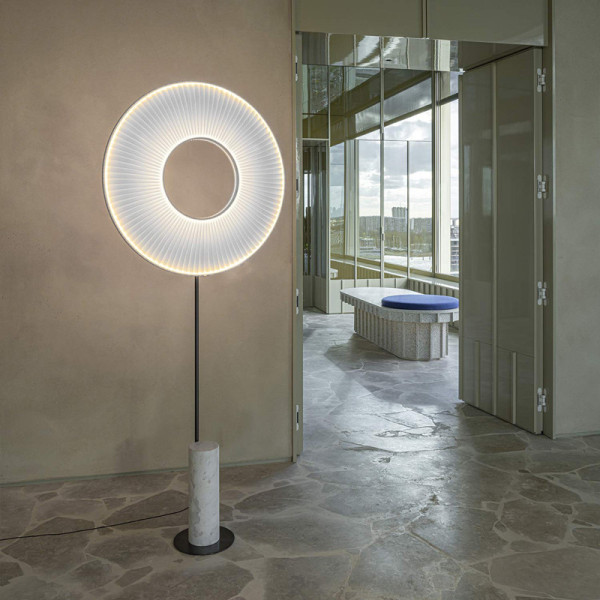 Lampadaire totem Iris Dix Heures Dix - 3 tailles 2 finitions