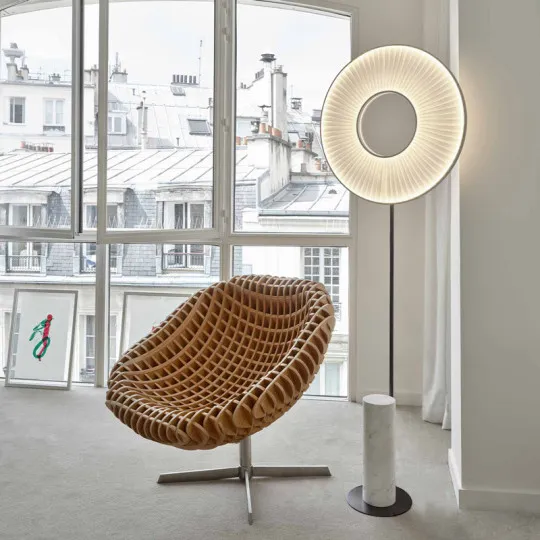 Lampadaire totem Iris Dix Heures Dix - 3 tailles 2 finitions
