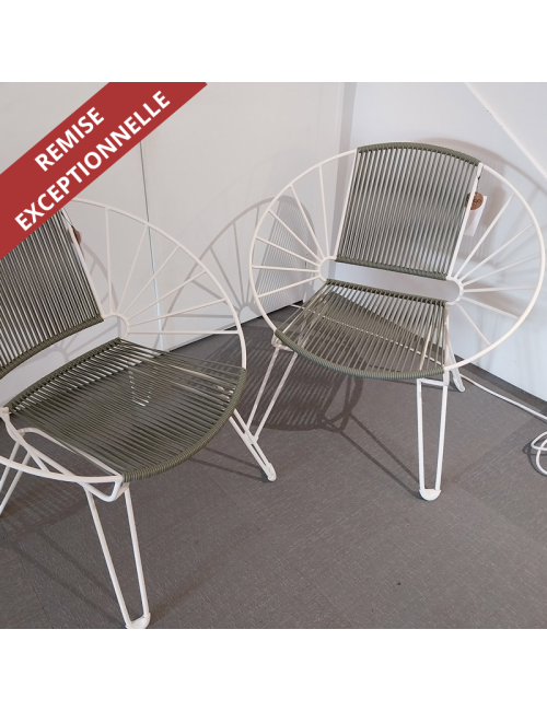 Fauteuil Coba Boqa vert olive et piètement blanc