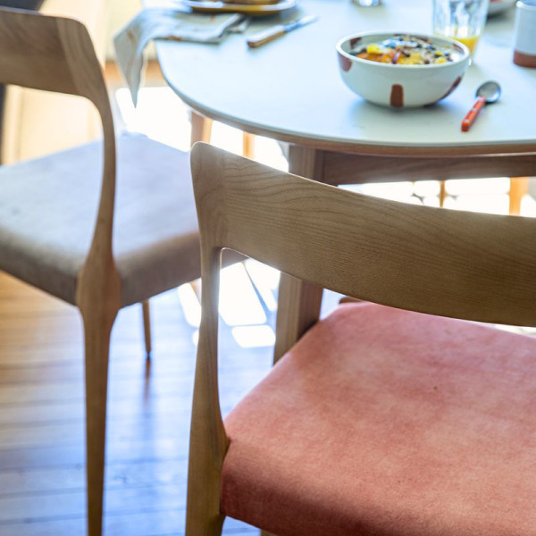 Chaise Zélie Dasras bois frêne et tissu - 9 finitions