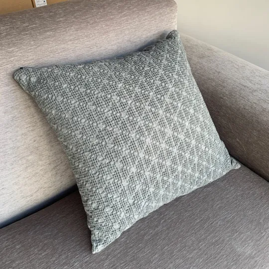 Coussin Everest 45x45 Blanc des Vosges Ardoise gris nid d'abeille