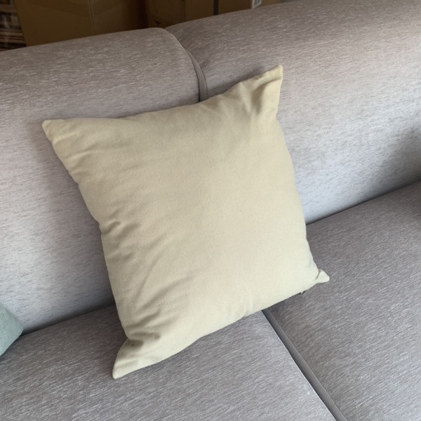 Coussin brodé Amour Pôdevache carré 45x45cm