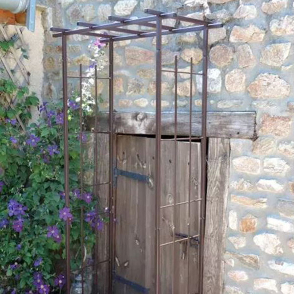 Pergola Louis Moulin modèle Etroit fer vieilli en acier