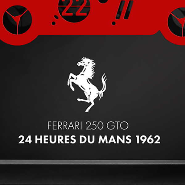 Cadre mural ERIC HARDY 50x50cm FERRARI 250 GTO LE MANS 1962 acier et bois