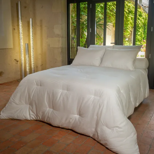 Couette LESTRA Fjord Grand Hôtel mi-saison 300g/m² anti-acariens - 5 tailles