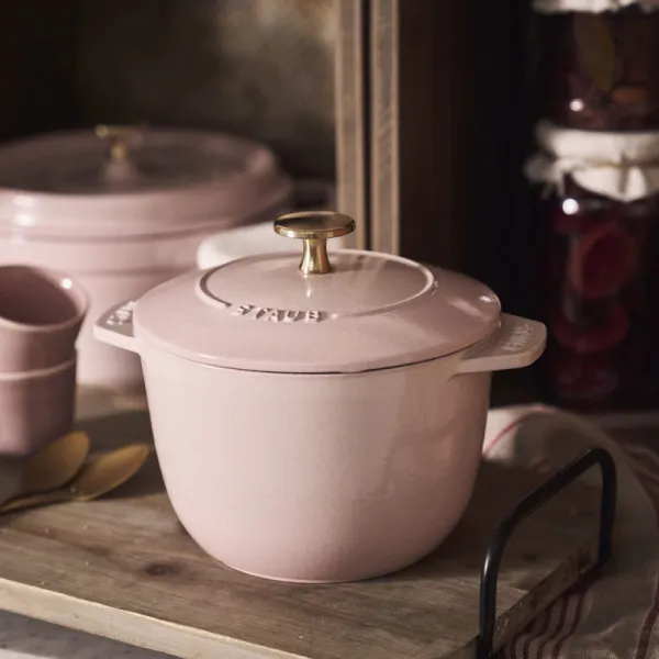 Cocotte à riz Gohan STAUB Sorbet rose en fonte 16cm