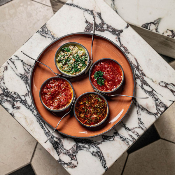 Assiette de présentation 30cm Caractère REVOL PORCELAINE - 6 coloris