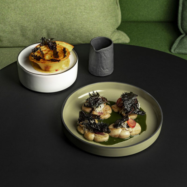 Podium plat de présentation REVOL PORCELAINE Blanc cumulus 15cm