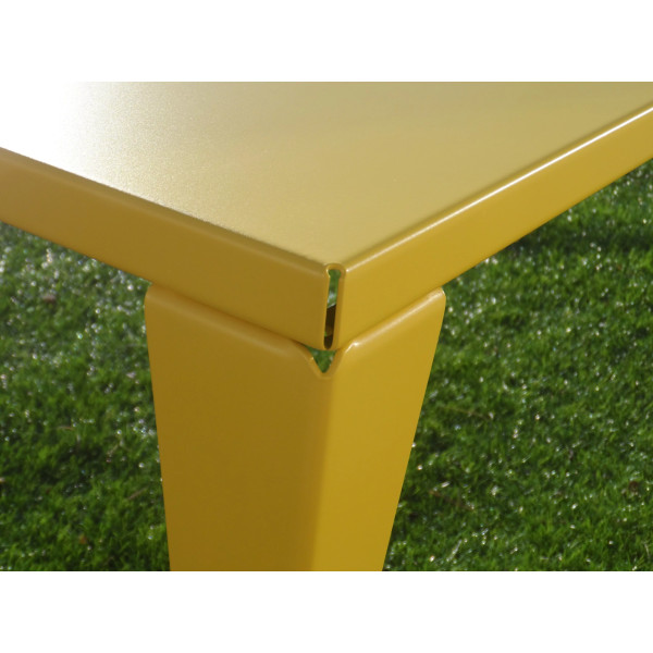 Table de jardin CLF CREATION en métal jaune 120x75x75cm