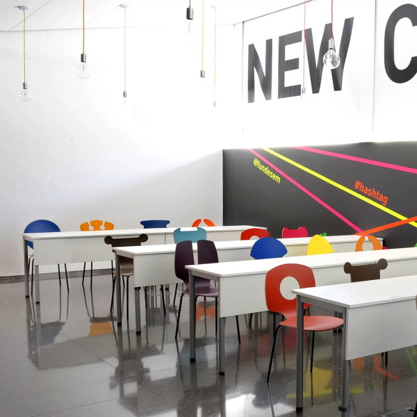 Chaise "Entêtée" - PIKO Édition