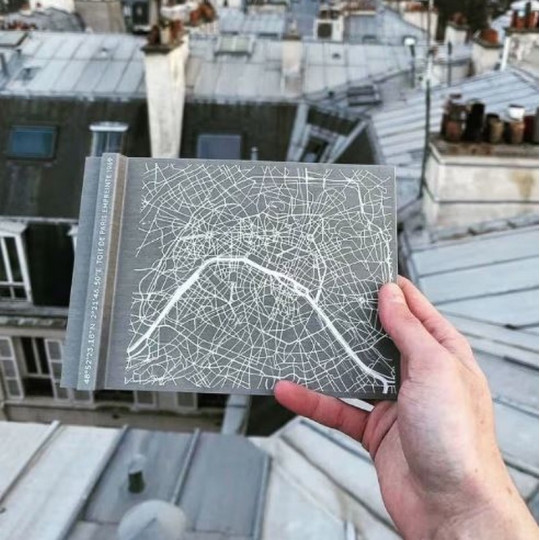 Morceau de TOIT DE PARIS Empreinte Plan de Paris