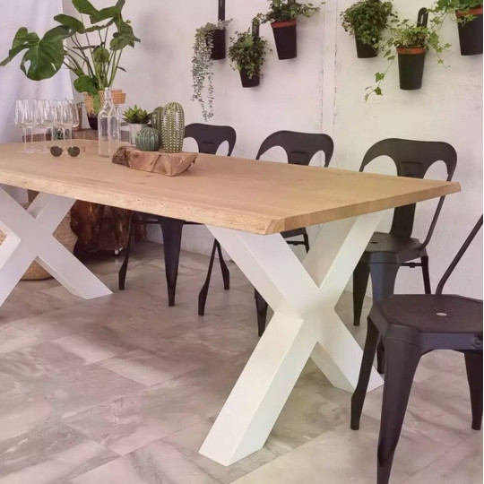 Table de repas BRUT modèle X rectangulaire en bois massif chêne clair piètement blanc croisé - 8 tailles