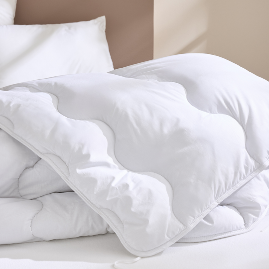 Couette synthétique ESSIX tempérée 300g/m2 - 4 tailles