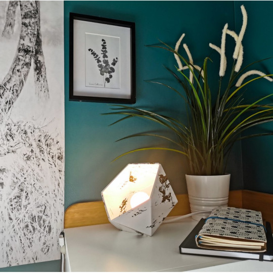 Petite lampe à poser LEEWALIA Origami Vinyle marbre