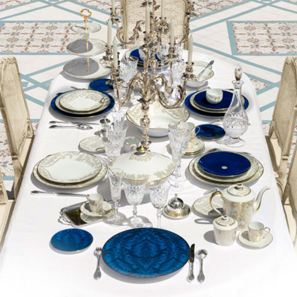Assiette de présentation HAVILAND Damassé Bleu Ritz Paris en porcelaine 32cm