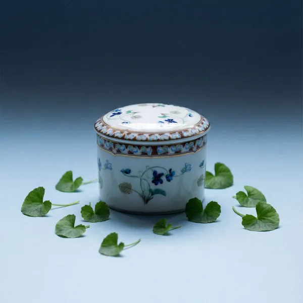 Bonbonnière HAVILAND Impératrice Eugénie en porcelaine petit modèle