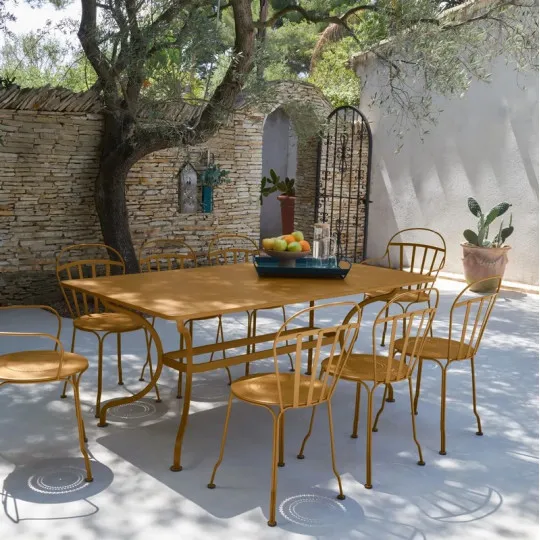 Table à manger FERMOB Romane 180x100cm en métal - 25 coloris