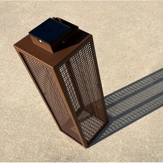 Lanterne solaire LYX LUMINAIRES LAS 900 TRAME coloris corten