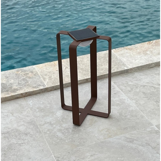 Lanterne solaire LYX LUMINAIRES XY coloris corten
