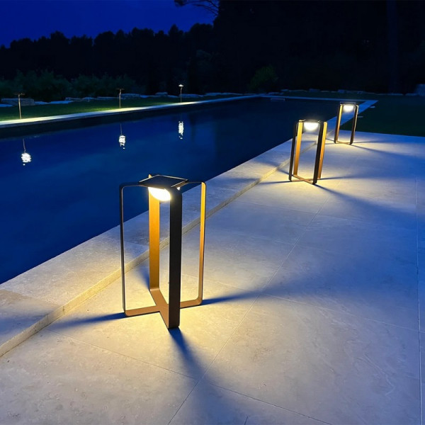 Lanterne solaire LYX LUMINAIRES XY coloris corten