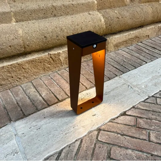 Borne solaire LYX LUMINAIRES BTS 400 coloris corten