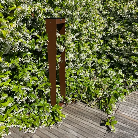 Borne solaire LYX LUMINAIRES BTS 900 coloris corten