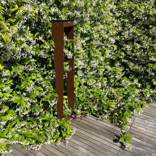 Borne solaire LYX LUMINAIRES BTS 900 coloris corten