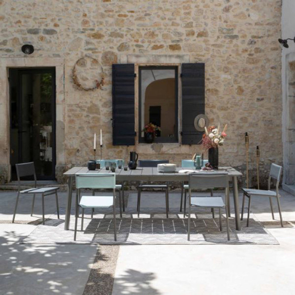 Ensemble LAFUMA MOBILIER table de repas extensible et 6 fauteuils de jardin Oron HPL 6-8 personnes GRIS CIMENT