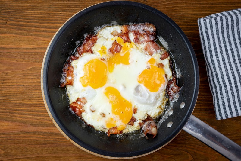 Cuisson dans une poêle avec revêtement