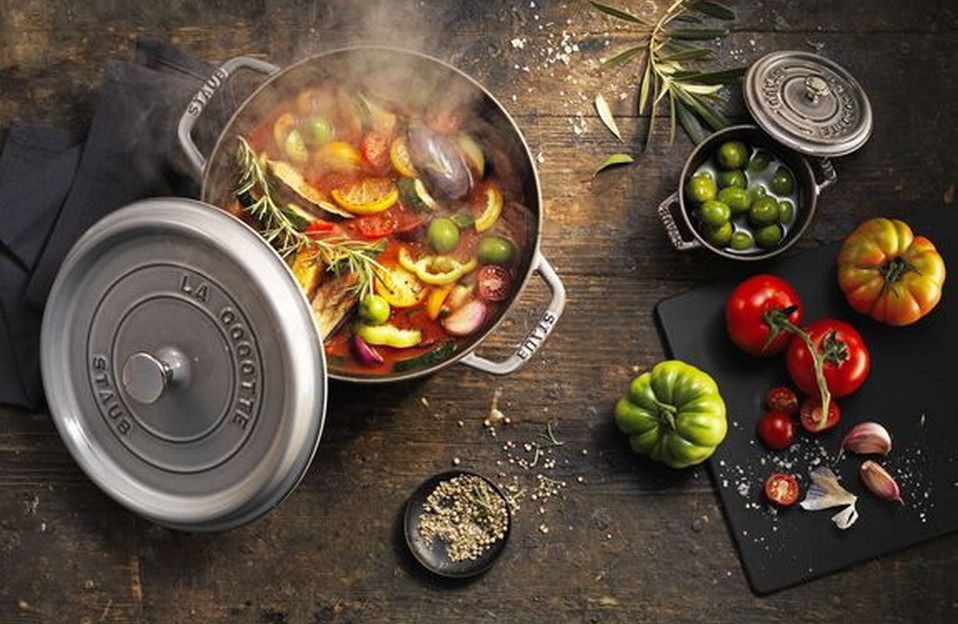 Comment bien choisir sa cocotte en fonte ? Critères et conseils